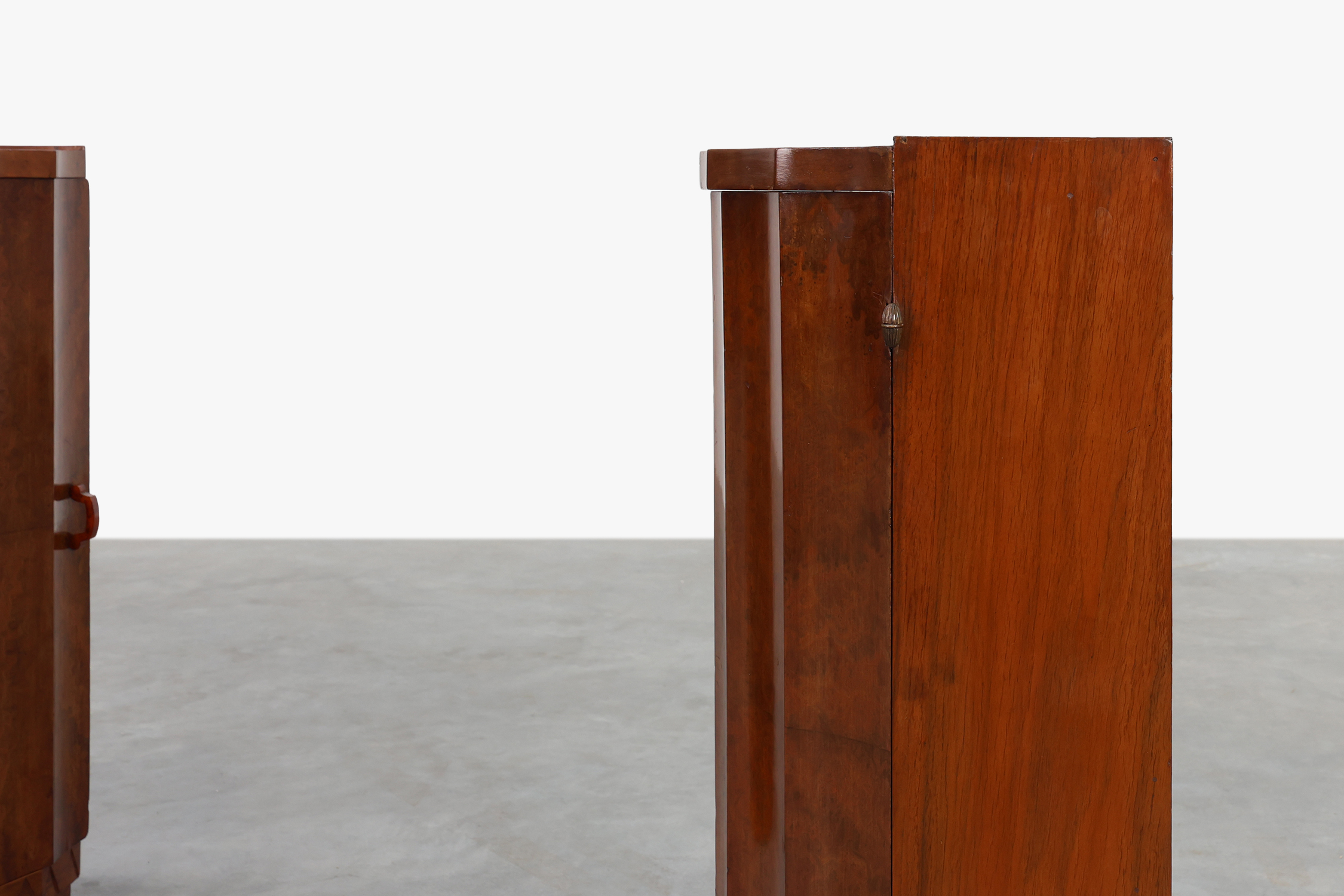 Pair of 2 Walnut Italian Art Deco Nightstands, Italy 1920thumbnail